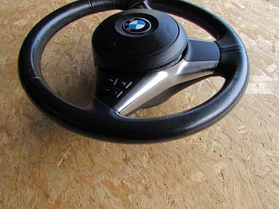 BMW Sport Steering Wheel w/ Airbag 32346774458 525i 525xi 528i 528xi 530i 535i 550i 650i E60 E633